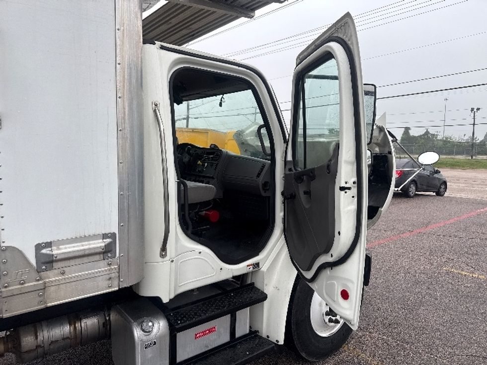 Refrigerated Truck-Light and Medium Duty Trucks-Freightliner-2020-M2-Dallas-TX-142,974\n\t\tmiles-$ 60,250 - Image 20
