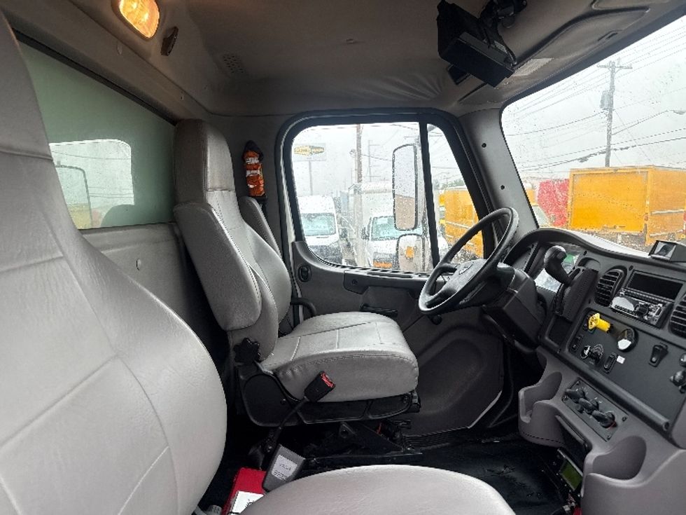 Refrigerated Truck-Light and Medium Duty Trucks-Freightliner-2020-M2-Dallas-TX-142,974\n\t\tmiles-$ 60,250 - Image 22