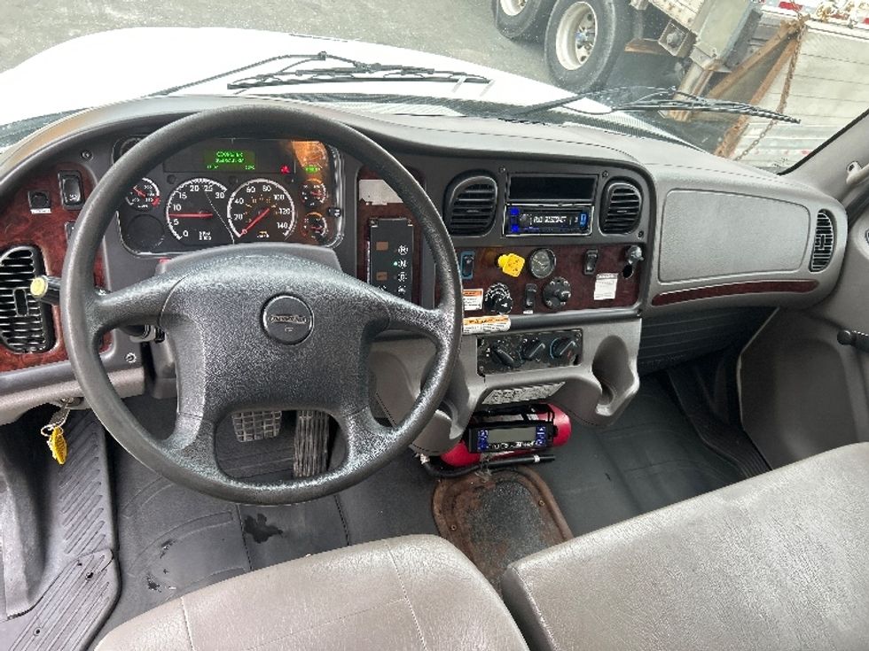 Refrigerated Truck-Light and Medium Duty Trucks-Freightliner-2020-M2-Dartmouth-NS-163,781\n\t\tkm-$ 75,000 - Image 18