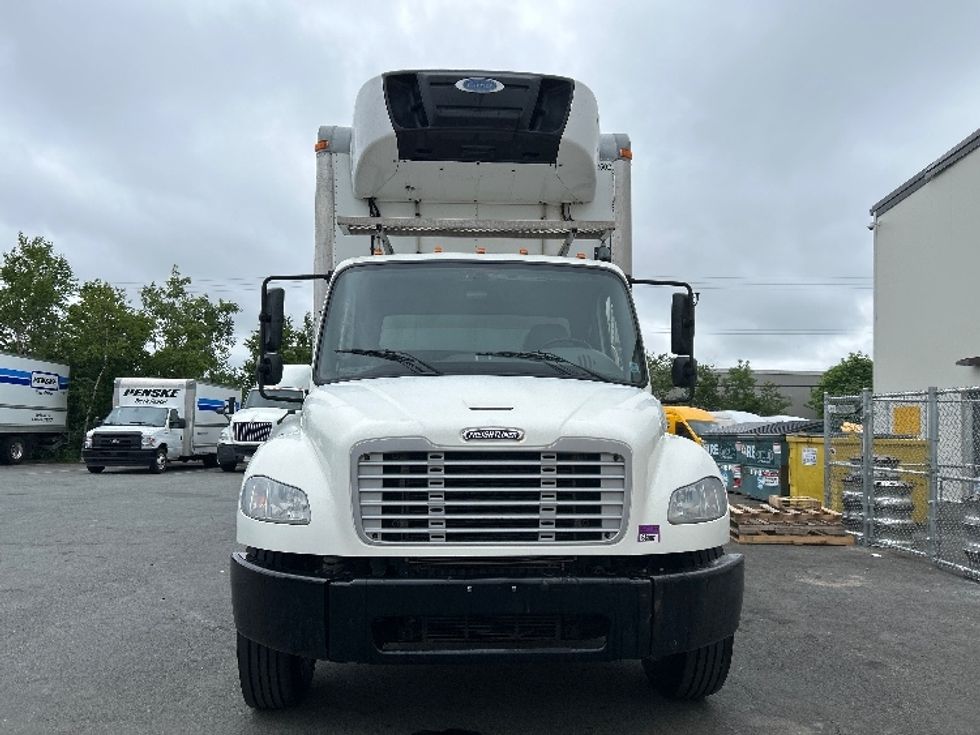 Refrigerated Truck-Light and Medium Duty Trucks-Freightliner-2020-M2-Dartmouth-NS-163,781\n\t\tkm-$ 75,000 - Image 2
