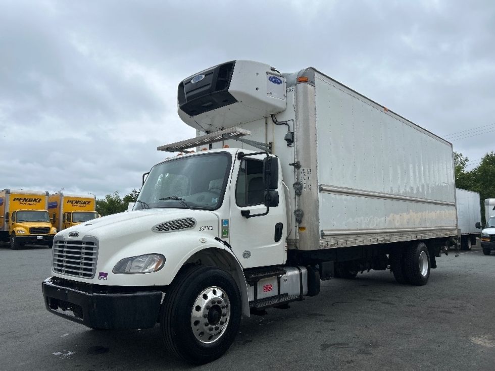 Refrigerated Truck-Light and Medium Duty Trucks-Freightliner-2020-M2-Dartmouth-NS-163,781\n\t\tkm-$ 75,000 - Image 3
