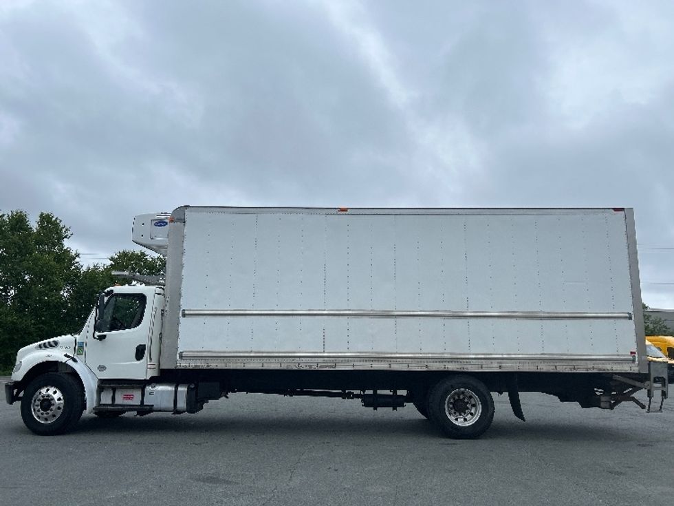 Refrigerated Truck-Light and Medium Duty Trucks-Freightliner-2020-M2-Dartmouth-NS-163,781\n\t\tkm-$ 75,000 - Image 4