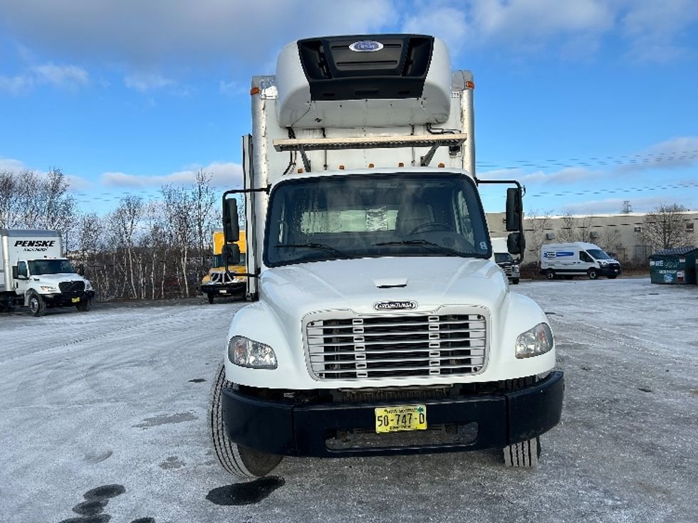 Refrigerated Truck-Light and Medium Duty Trucks-Freightliner-2020-M2-Dartmouth-NS-220,263\n\t\tkm-$ 82,750 - Image 2