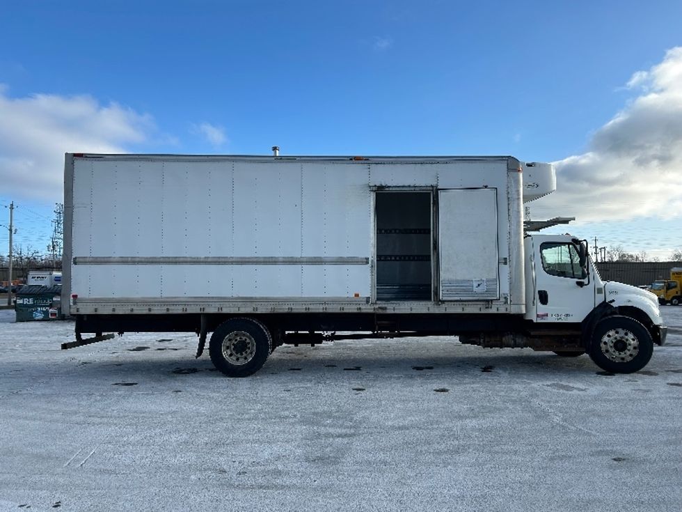 Refrigerated Truck-Light and Medium Duty Trucks-Freightliner-2020-M2-Dartmouth-NS-220,263\n\t\tkm-$ 82,750 - Image 25