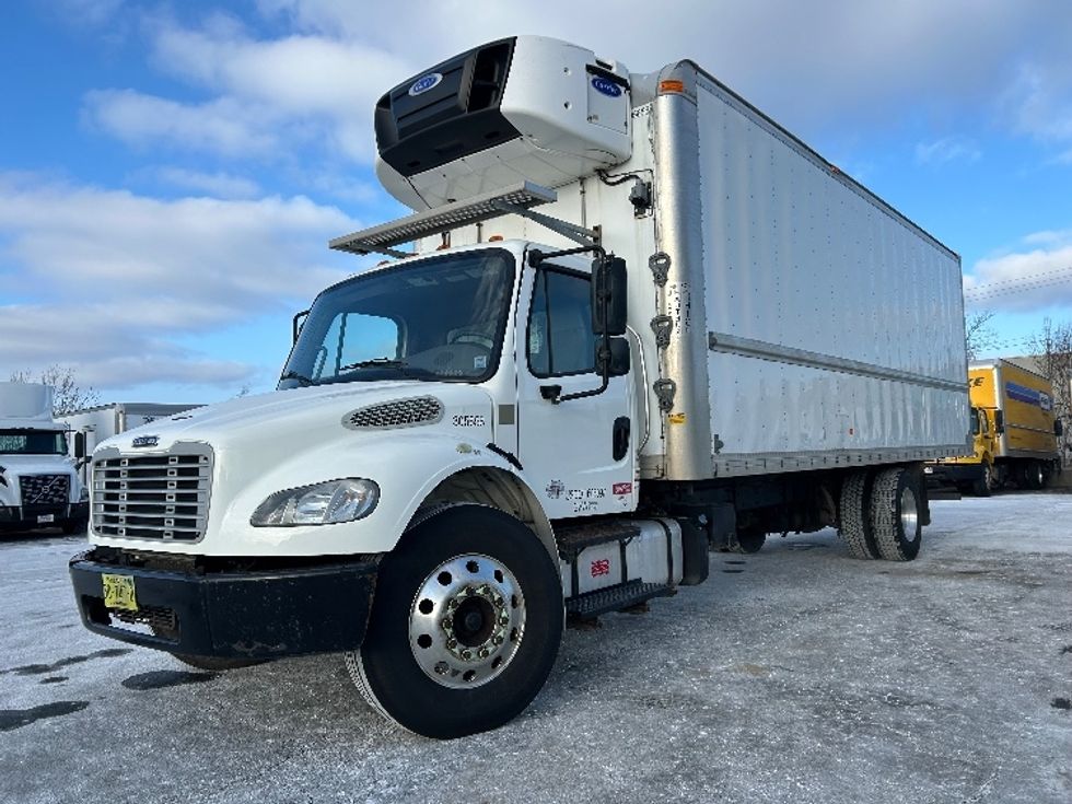 Refrigerated Truck-Light and Medium Duty Trucks-Freightliner-2020-M2-Dartmouth-NS-220,263\n\t\tkm-$ 82,750 - Image 3