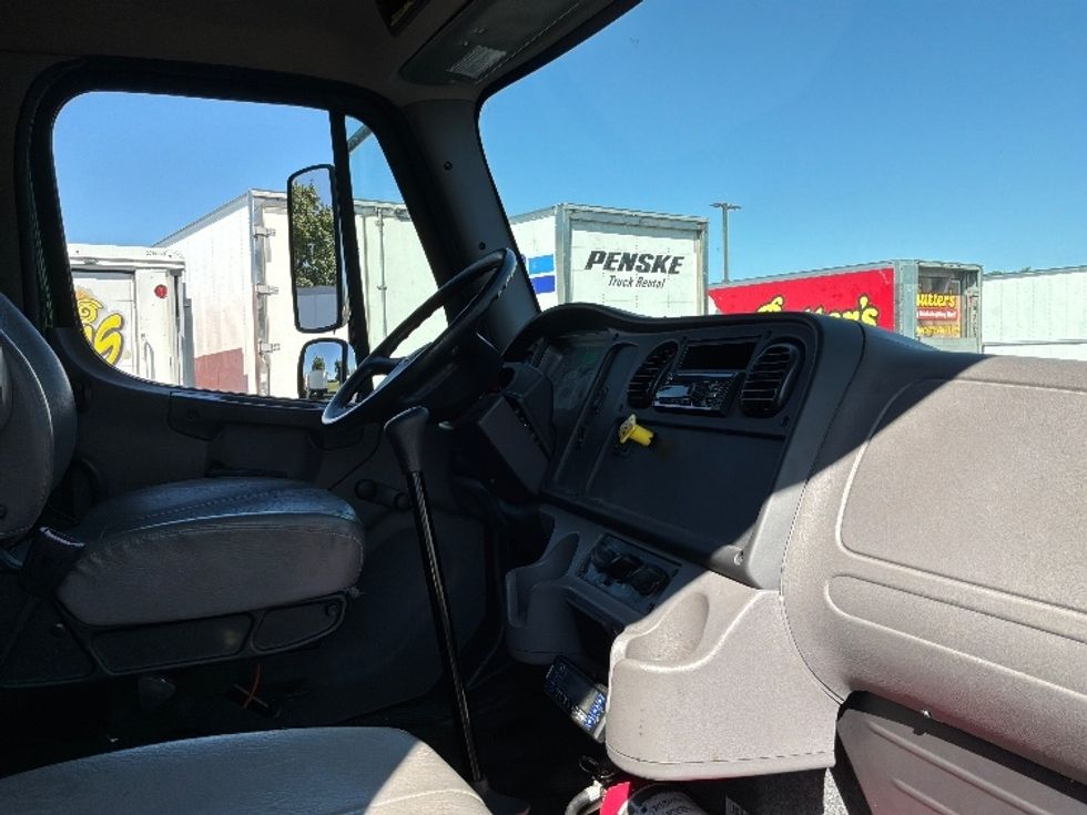 Refrigerated Truck-Light and Medium Duty Trucks-Freightliner-2020-M2-Dayton-NJ-55,780\n\t\tmiles-$ 64,000 - Image 22