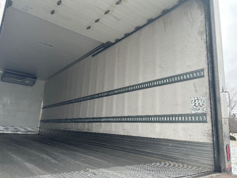 Refrigerated Truck-Light and Medium Duty Trucks-Freightliner-2020-M2-De Pere-WI-17,602\n\t\tmiles-$ 74,250 - Image 11
