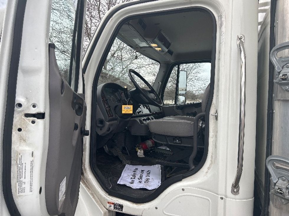 Refrigerated Truck-Light and Medium Duty Trucks-Freightliner-2020-M2-De Pere-WI-17,602\n\t\tmiles-$ 74,250 - Image 15