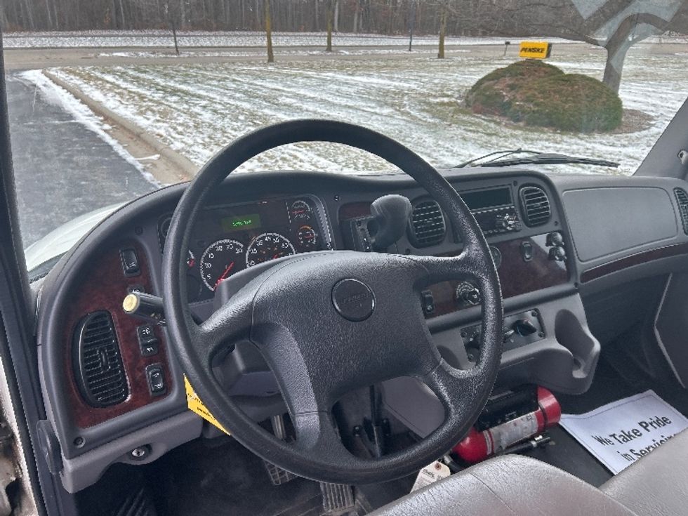 Refrigerated Truck-Light and Medium Duty Trucks-Freightliner-2020-M2-De Pere-WI-17,602\n\t\tmiles-$ 74,250 - Image 17