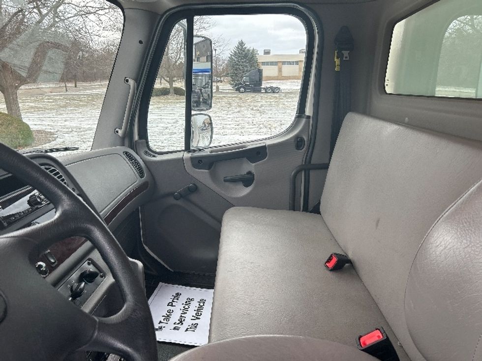Refrigerated Truck-Light and Medium Duty Trucks-Freightliner-2020-M2-De Pere-WI-17,602\n\t\tmiles-$ 74,250 - Image 18
