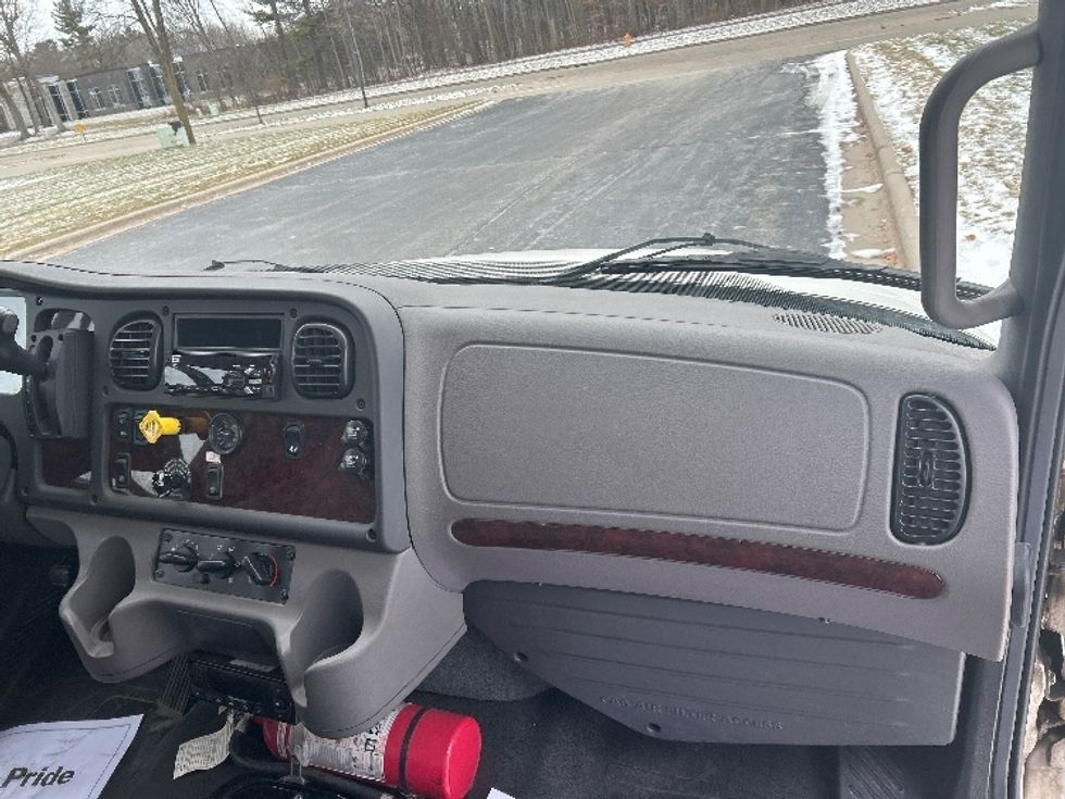 Refrigerated Truck-Light and Medium Duty Trucks-Freightliner-2020-M2-De Pere-WI-17,602\n\t\tmiles-$ 74,250 - Image 20