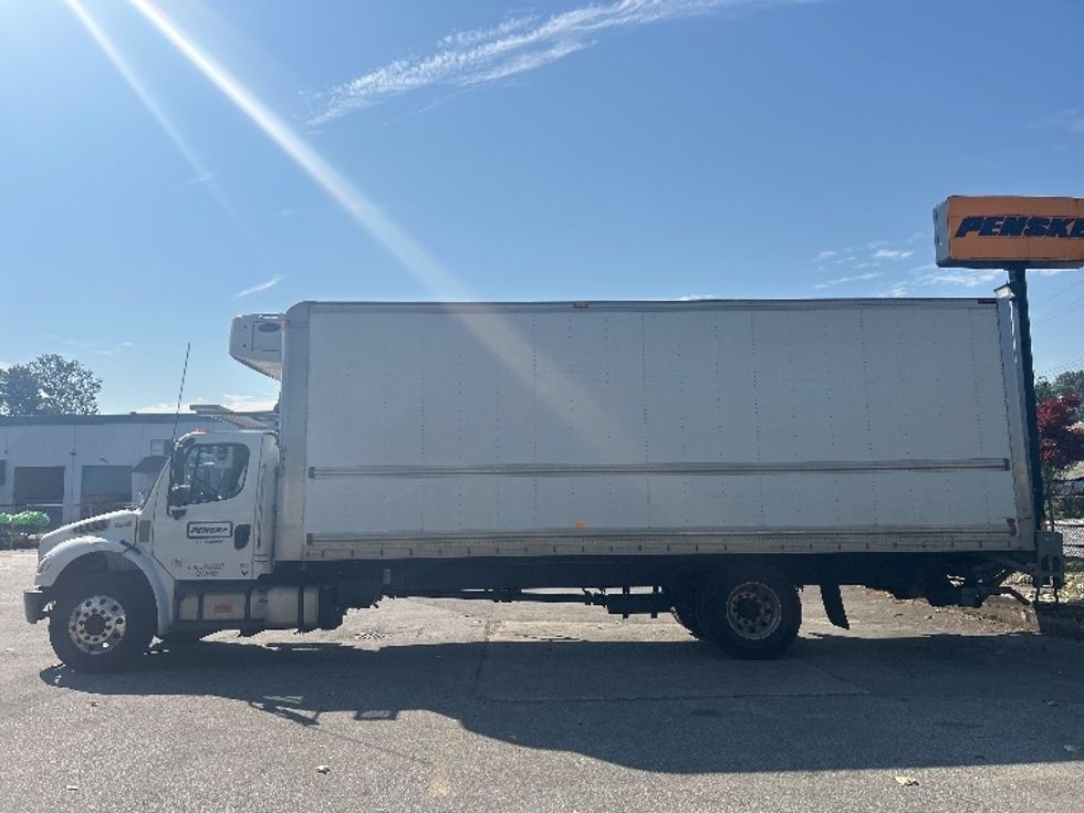 Refrigerated Truck-Light and Medium Duty Trucks-Freightliner-2020-M2-Delta-BC-169,269\n\t\tkm-$ 89,250 - Image 4