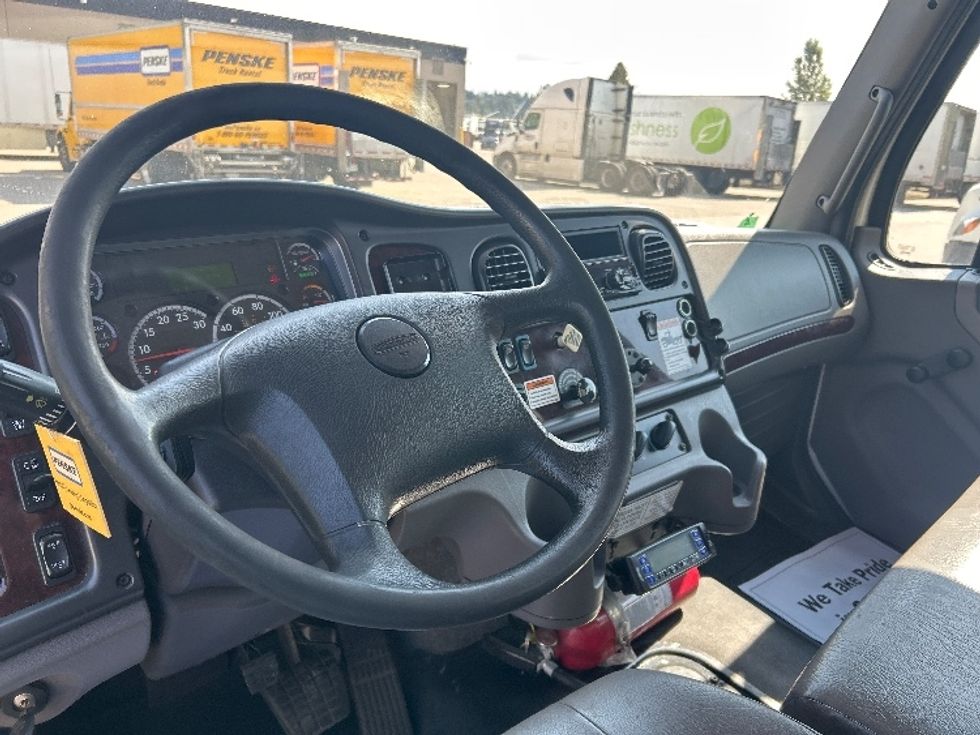 Refrigerated Truck-Light and Medium Duty Trucks-Freightliner-2020-M2-Delta-BC-170,707\n\t\tkm-$ 93,500 - Image 17