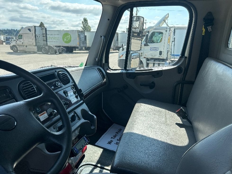 Refrigerated Truck-Light and Medium Duty Trucks-Freightliner-2020-M2-Delta-BC-170,707\n\t\tkm-$ 93,500 - Image 19