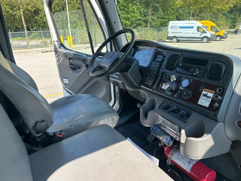 Refrigerated Truck-Light and Medium Duty Trucks-Freightliner-2020-M2-Delta-BC-170,707\n\t\tkm-$ 93,500 - Image 22
