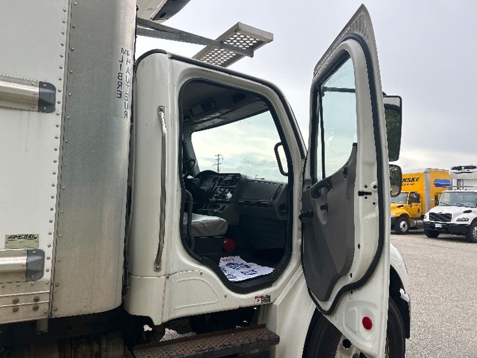 Refrigerated Truck-Light and Medium Duty Trucks-Freightliner-2020-M2-Delta-BC-191,889\n\t\tkm-$ 91,250 - Image 20