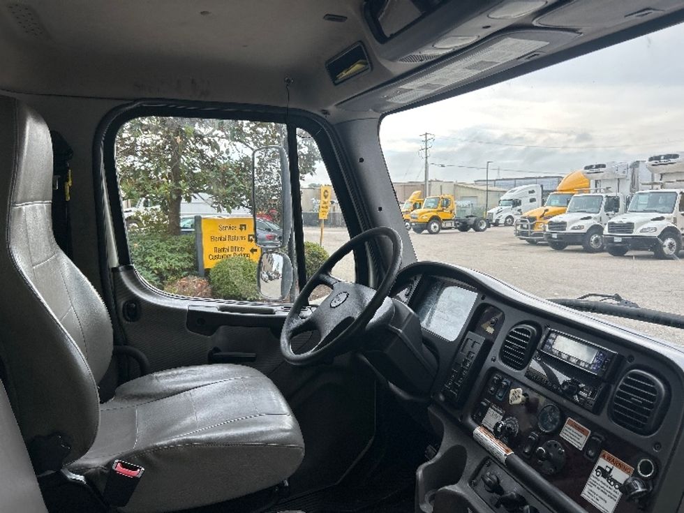 Refrigerated Truck-Light and Medium Duty Trucks-Freightliner-2020-M2-Delta-BC-191,889\n\t\tkm-$ 91,250 - Image 22