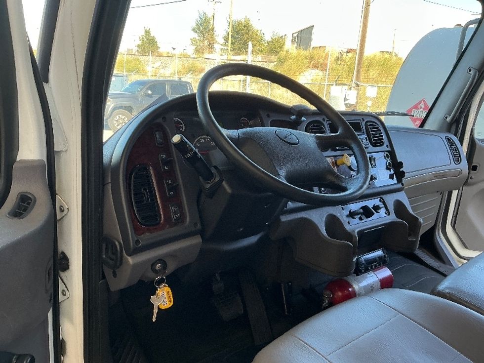 Refrigerated Truck-Light and Medium Duty Trucks-Freightliner-2020-M2-Denver-CO-207,527\n\t\tmiles-$ 56,000 - Image 17