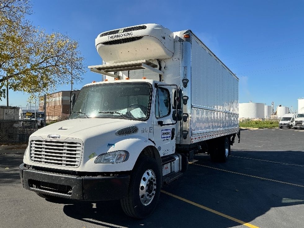 Refrigerated Truck-Light and Medium Duty Trucks-Freightliner-2020-M2-Denver-CO-207,527\n\t\tmiles-$ 56,000 - Image 3