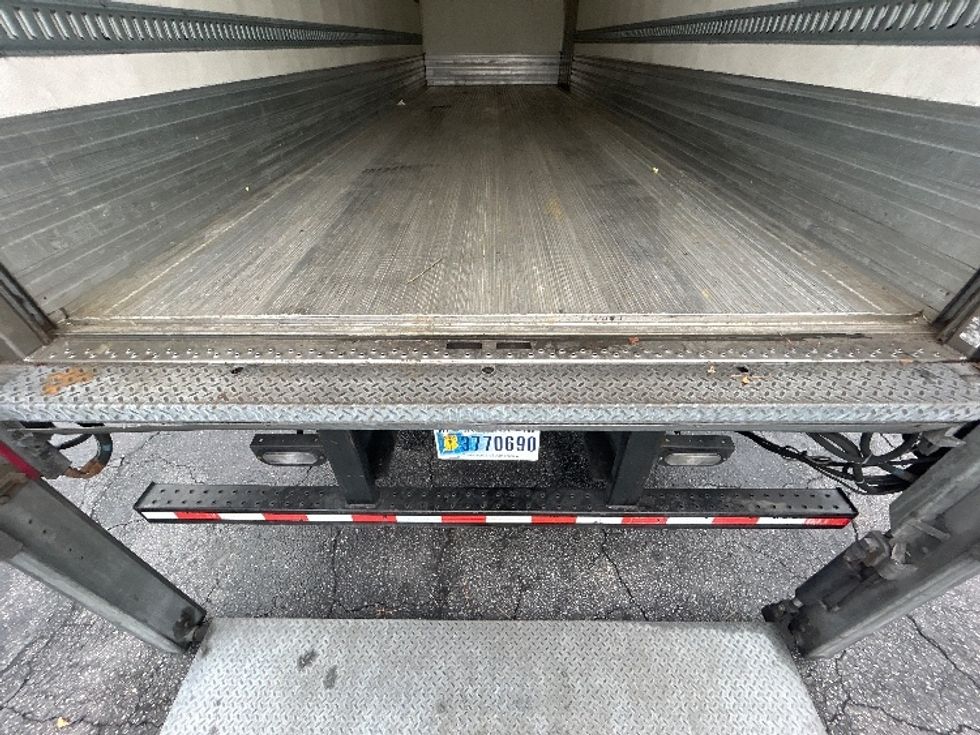Refrigerated Truck-Light and Medium Duty Trucks-Freightliner-2020-M2-Duluth-GA-194,435\n\t\tmiles-$ 57,250 - Image 10