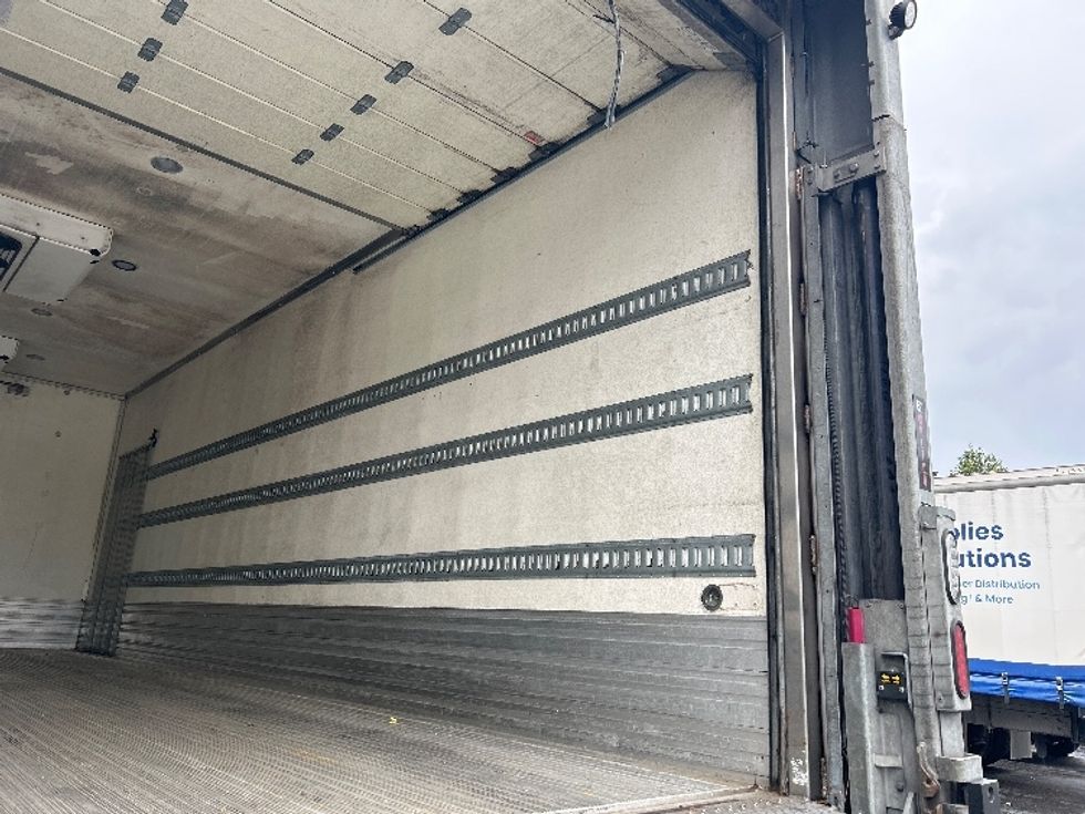 Refrigerated Truck-Light and Medium Duty Trucks-Freightliner-2020-M2-Duluth-GA-194,435\n\t\tmiles-$ 57,250 - Image 12