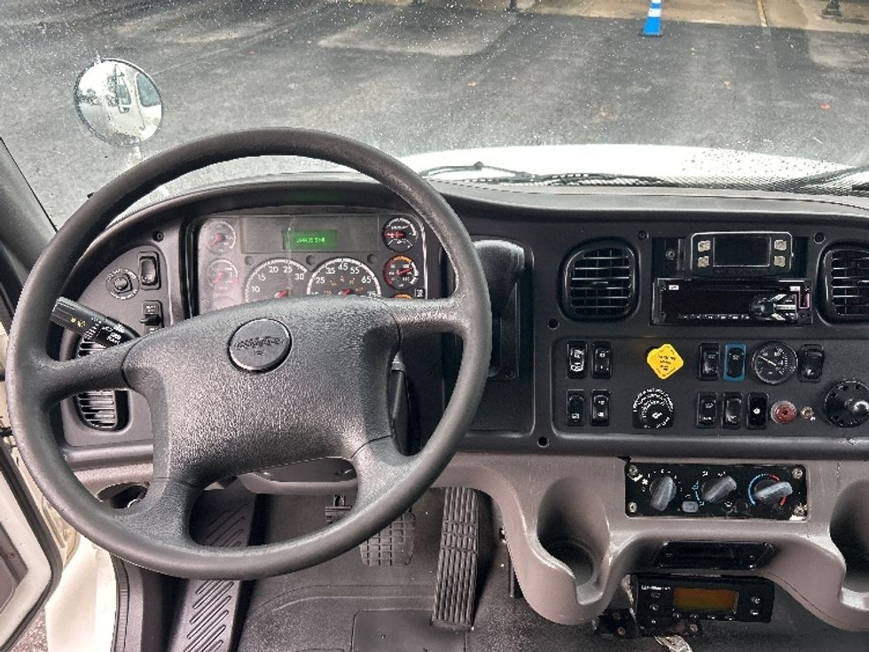 Refrigerated Truck-Light and Medium Duty Trucks-Freightliner-2020-M2-Duluth-GA-194,435\n\t\tmiles-$ 57,250 - Image 18