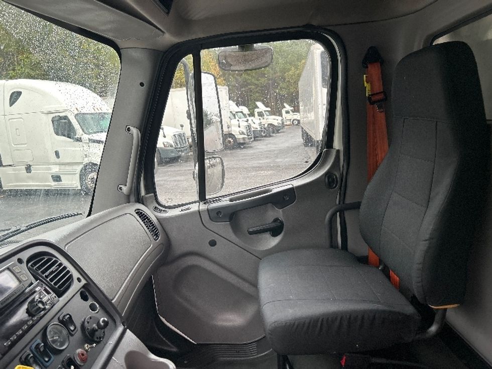 Refrigerated Truck-Light and Medium Duty Trucks-Freightliner-2020-M2-Duluth-GA-194,435\n\t\tmiles-$ 57,250 - Image 19