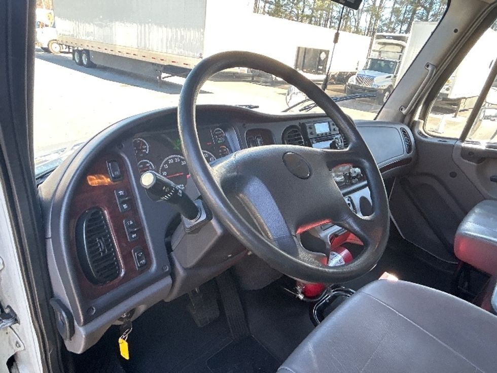 Refrigerated Truck-Light and Medium Duty Trucks-Freightliner-2020-M2-Duluth-GA-237,308\n\t\tmiles-$ 60,750 - Image 17