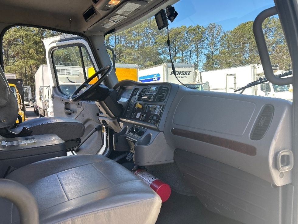Refrigerated Truck-Light and Medium Duty Trucks-Freightliner-2020-M2-Duluth-GA-237,308\n\t\tmiles-$ 60,750 - Image 22
