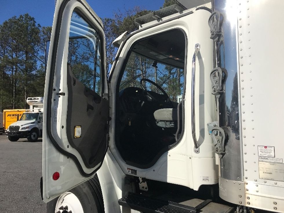 Refrigerated Truck-Light and Medium Duty Trucks-Freightliner-2020-M2-Duluth-GA-268,595\n\t\tmiles-$ 54,500 - Image 16