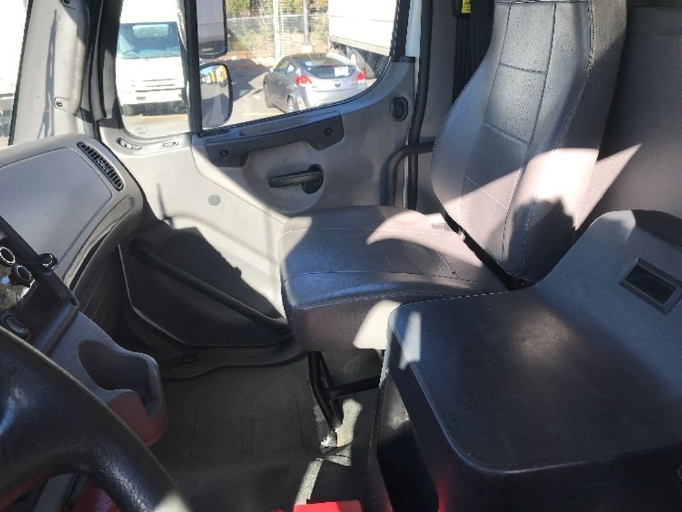 Refrigerated Truck-Light and Medium Duty Trucks-Freightliner-2020-M2-Duluth-GA-268,595\n\t\tmiles-$ 54,500 - Image 19