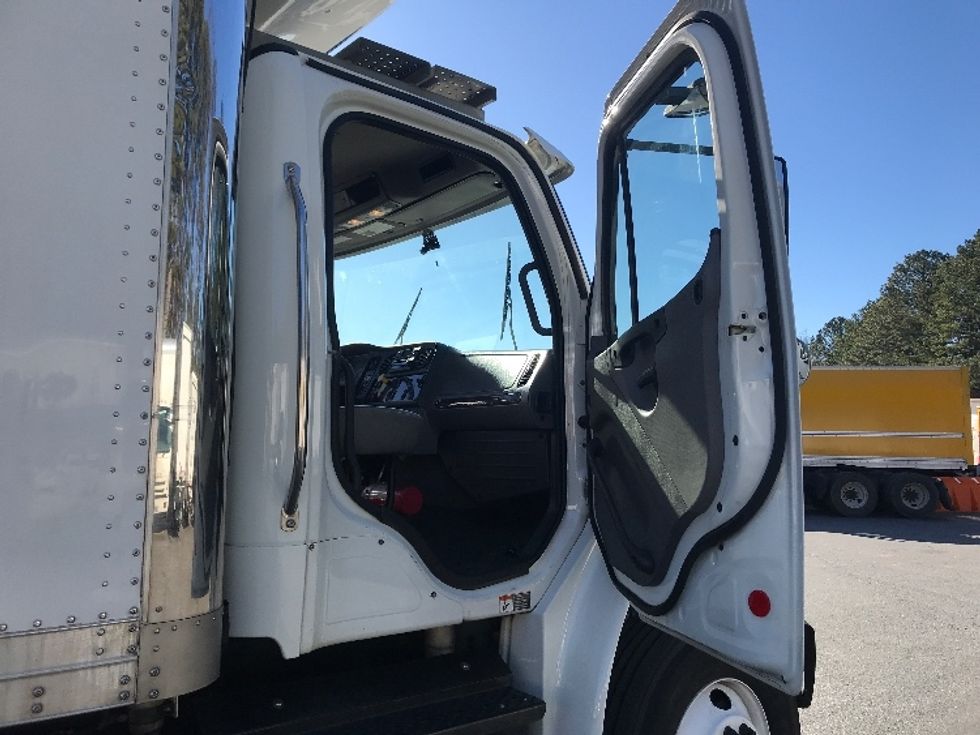 Refrigerated Truck-Light and Medium Duty Trucks-Freightliner-2020-M2-Duluth-GA-268,595\n\t\tmiles-$ 54,500 - Image 20