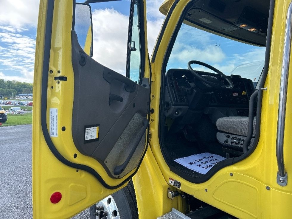 Refrigerated Truck-Light and Medium Duty Trucks-Freightliner-2020-M2-Duncansville-PA-543,067\n\t\tmiles-$ 23,250 - Image 15