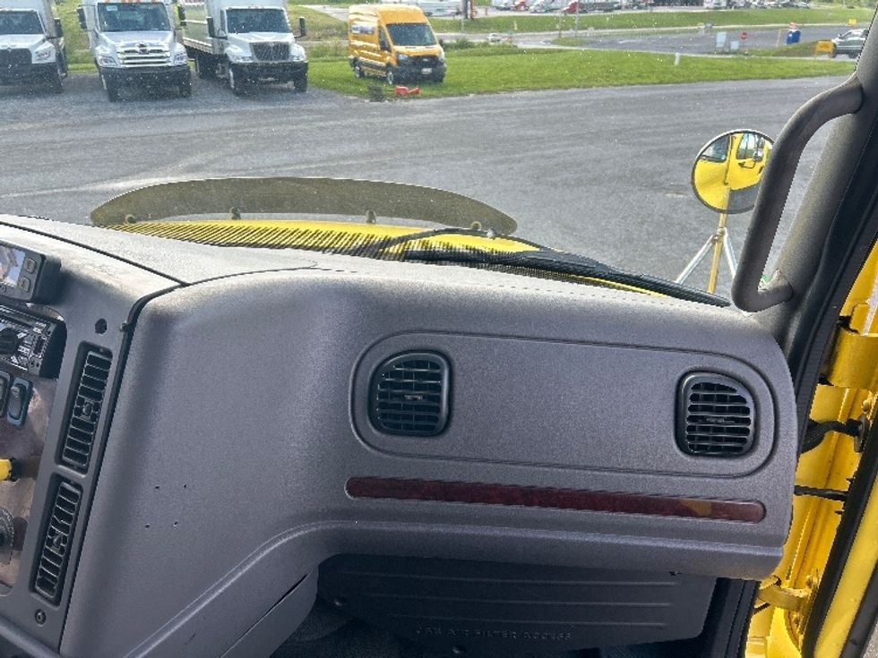 Refrigerated Truck-Light and Medium Duty Trucks-Freightliner-2020-M2-Duncansville-PA-543,067\n\t\tmiles-$ 23,250 - Image 20