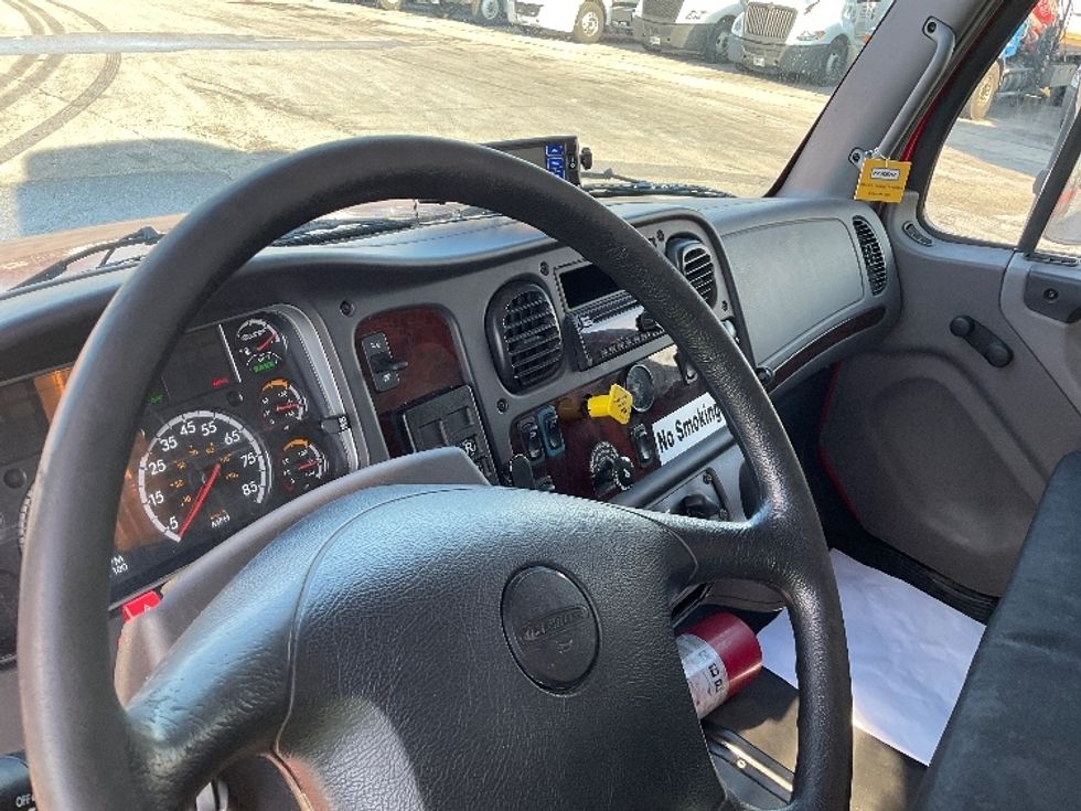 Refrigerated Truck-Light and Medium Duty Trucks-Freightliner-2020-M2-Earth City-MO-174,625\n\t\tmiles-$ 18,500 - Image 17