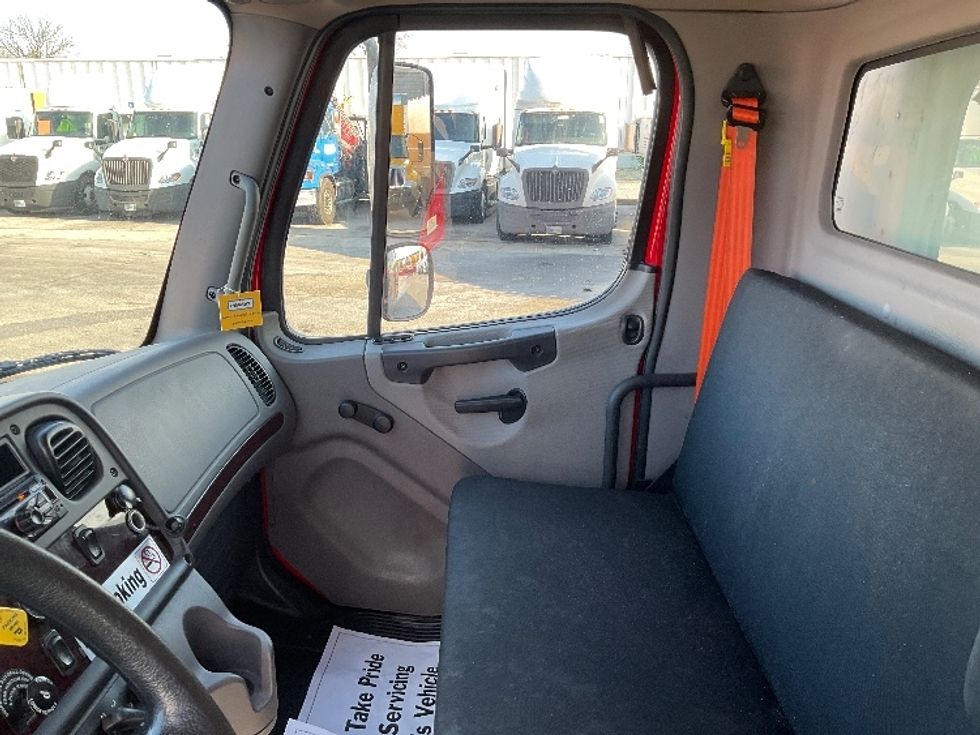 Refrigerated Truck-Light and Medium Duty Trucks-Freightliner-2020-M2-Earth City-MO-174,625\n\t\tmiles-$ 18,500 - Image 19