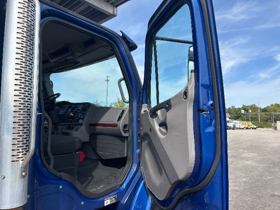 2020 Freightliner M2 106 Medium Duty photo 18