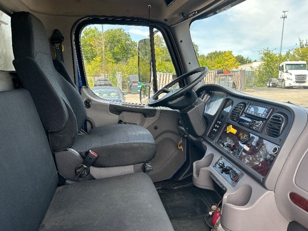 2020 Freightliner M2 106 Medium Duty photo 20