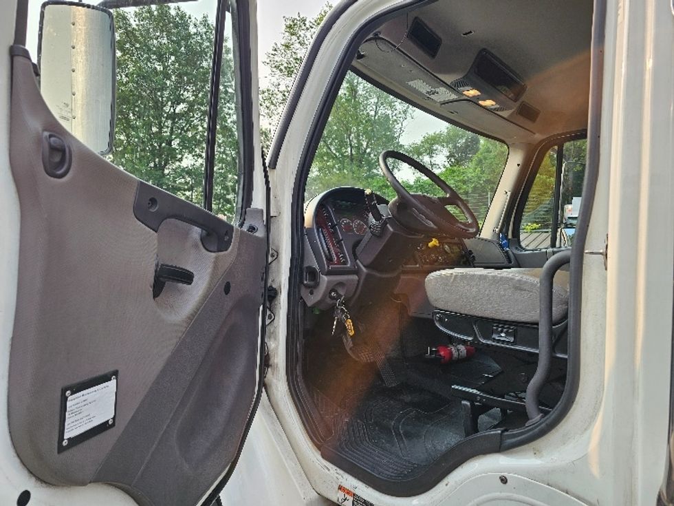 Refrigerated Truck-Light and Medium Duty Trucks-Freightliner-2020-M2-Edison-NJ-205,020\n\t\tmiles-$ 45,500 - Image 15