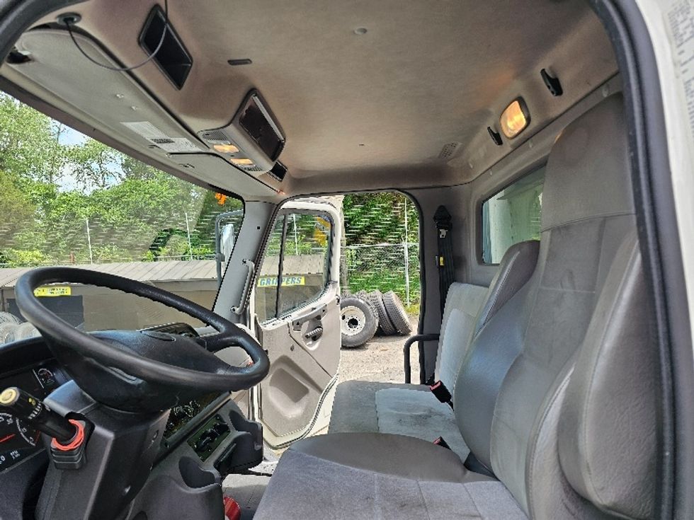 Refrigerated Truck-Light and Medium Duty Trucks-Freightliner-2020-M2-Edison-NJ-221,705\n\t\tmiles-$ 42,750 - Image 18