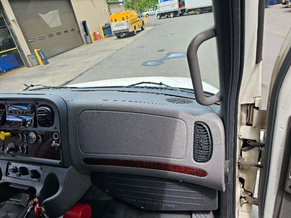 Refrigerated Truck-Light and Medium Duty Trucks-Freightliner-2020-M2-Edison-NJ-221,705\n\t\tmiles-$ 42,750 - Image 20