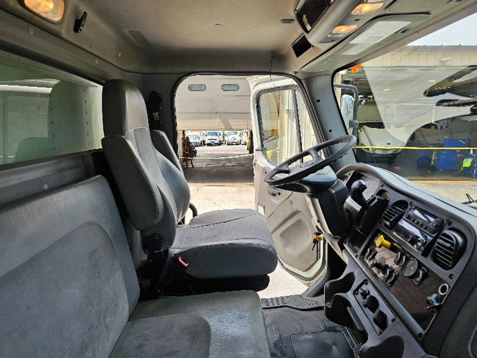 Refrigerated Truck-Light and Medium Duty Trucks-Freightliner-2020-M2-Edison-NJ-221,705\n\t\tmiles-$ 42,750 - Image 21