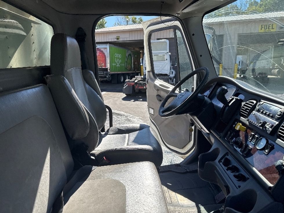 Refrigerated Truck-Light and Medium Duty Trucks-Freightliner-2020-M2-Edison-NJ-223,836\n\t\tmiles-$ 38,000 - Image 21