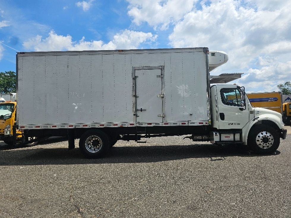 Refrigerated Truck-Light and Medium Duty Trucks-Freightliner-2020-M2-Edison-NJ-225,118\n\t\tmiles-$ 43,000 - Image 14