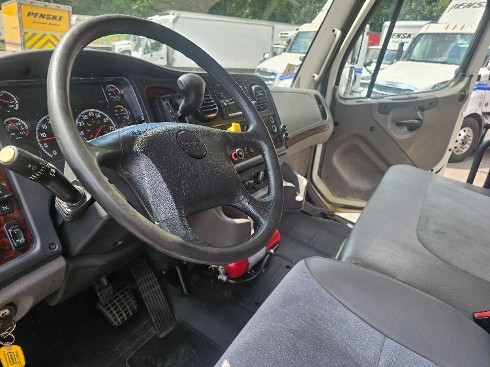 Refrigerated Truck-Light and Medium Duty Trucks-Freightliner-2020-M2-Edison-NJ-225,118\n\t\tmiles-$ 43,000 - Image 16