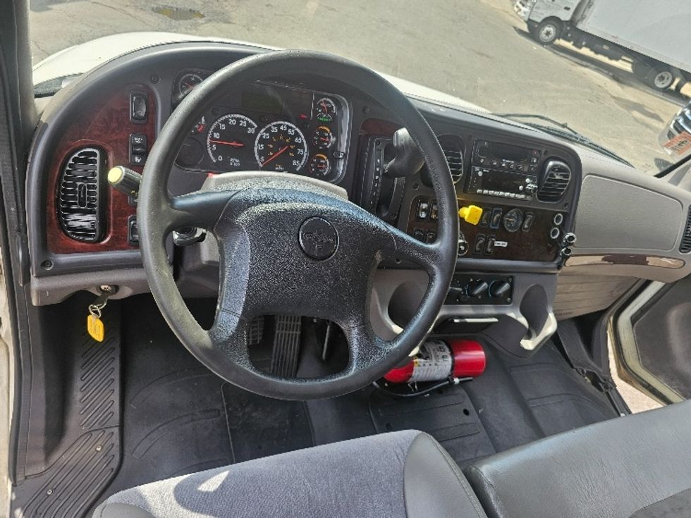 Refrigerated Truck-Light and Medium Duty Trucks-Freightliner-2020-M2-Edison-NJ-225,118\n\t\tmiles-$ 43,000 - Image 17