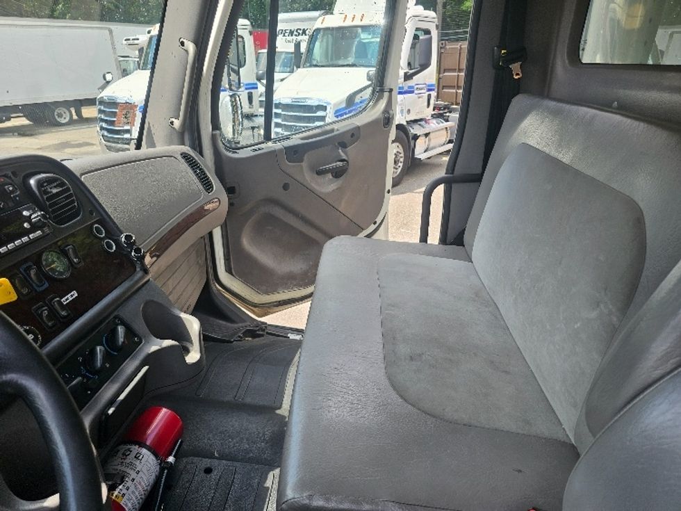 Refrigerated Truck-Light and Medium Duty Trucks-Freightliner-2020-M2-Edison-NJ-225,118\n\t\tmiles-$ 43,000 - Image 18