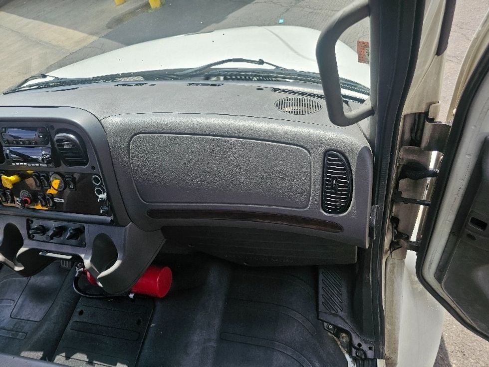 Refrigerated Truck-Light and Medium Duty Trucks-Freightliner-2020-M2-Edison-NJ-225,118\n\t\tmiles-$ 43,000 - Image 20