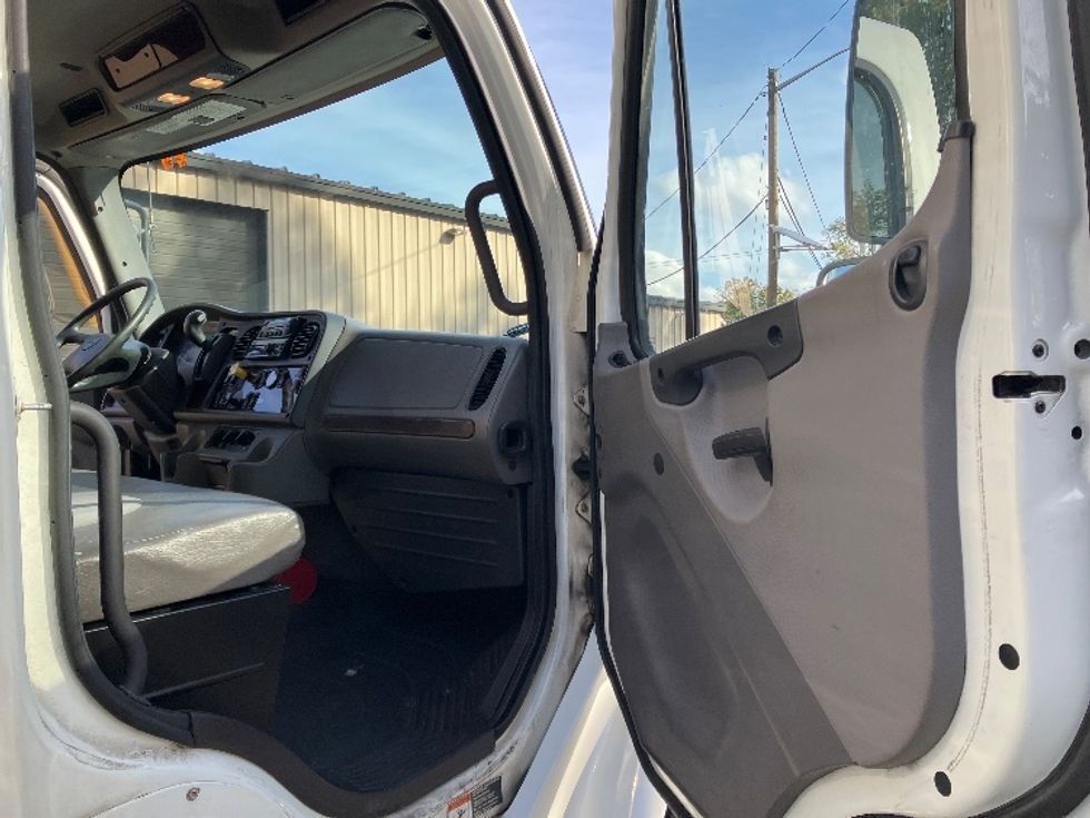 Refrigerated Truck-Light and Medium Duty Trucks-Freightliner-2020-M2-Edison-NJ-296,294\n\t\tmiles-$ 30,500 - Image 19