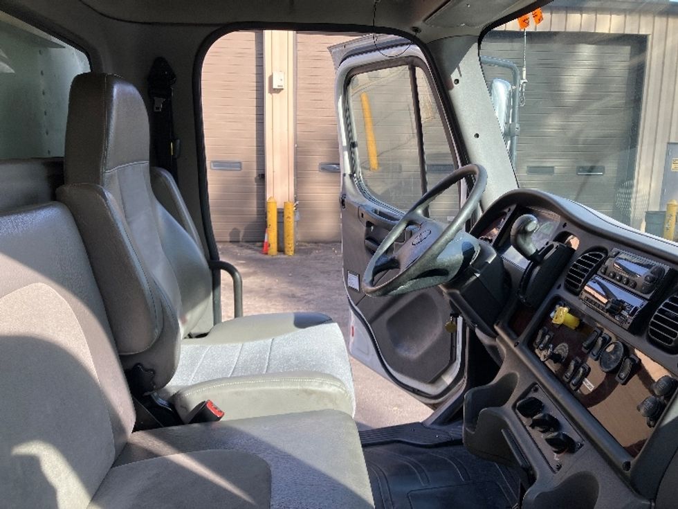 Refrigerated Truck-Light and Medium Duty Trucks-Freightliner-2020-M2-Edison-NJ-296,294\n\t\tmiles-$ 30,500 - Image 21